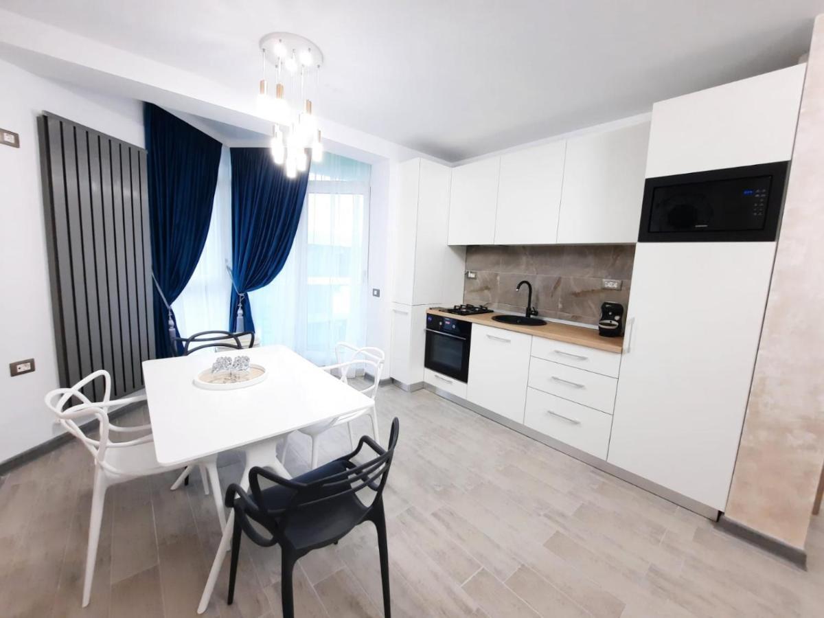 Apartament Rebeca Lux By Alezzi Beach Resort Неводарі Екстер'єр фото